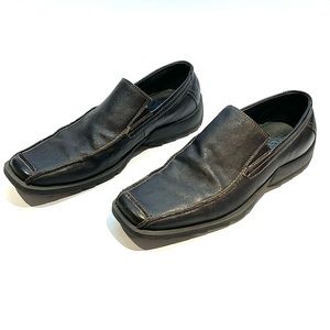 Kenneth Cole Reaction Black Leather Slip On Shoes US Size 10M EXCELLENT SHAPE
